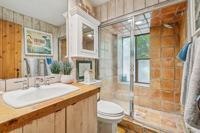 Building Photo - 4 Marion Ln