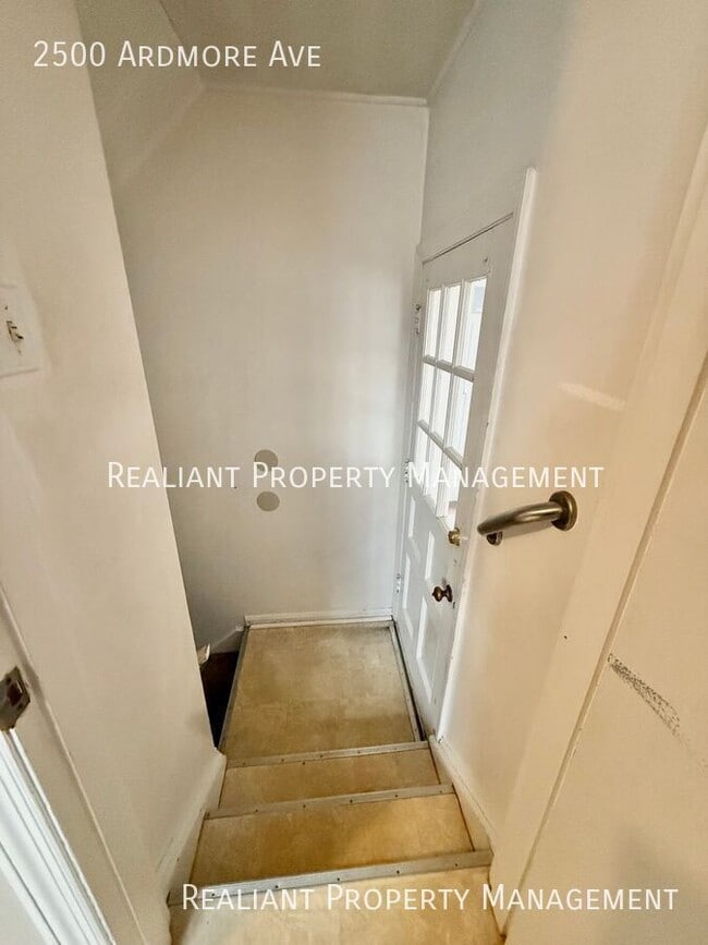 Building Photo - 2500 Ardmore Ave