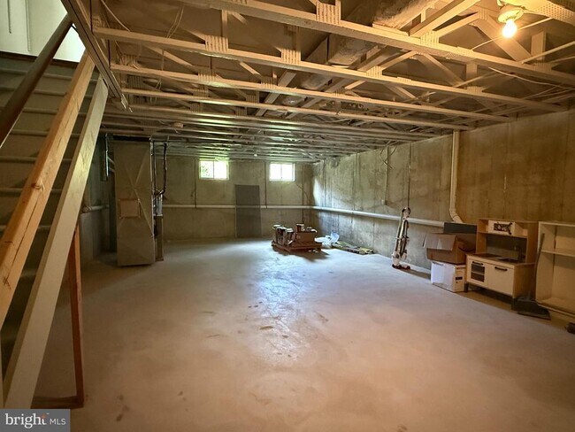 Building Photo - 81 Louis James Ct