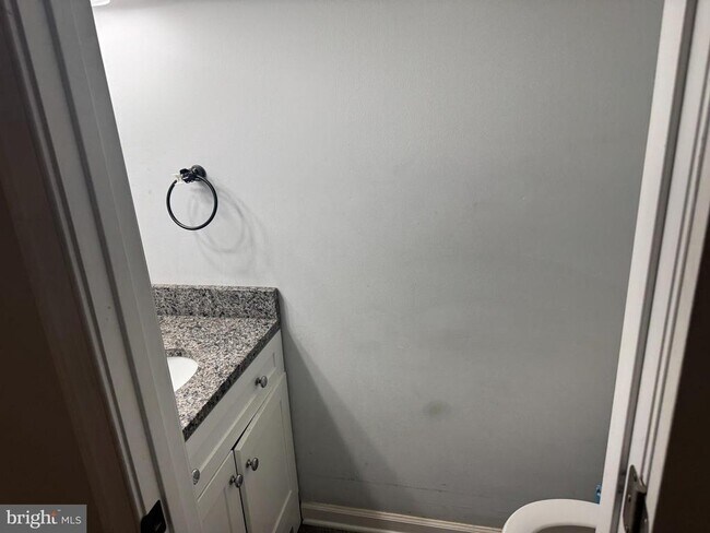 Building Photo - 100 Cypress Dr