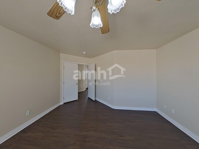 Building Photo - 1752 Quartz Landing Ave