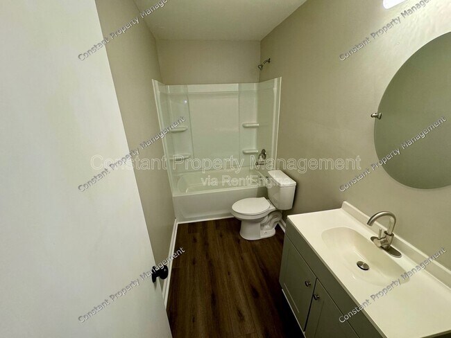 Building Photo - 4738 Elkan Ave