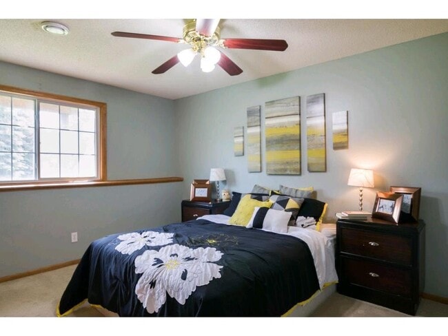 Building Photo - 15208 Florist Cir