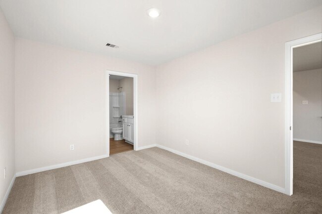 Building Photo - 10389 Sweetwater Creek Dr