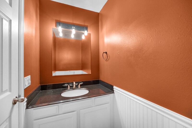 Building Photo - 2165 Broadmoor Rd Cir