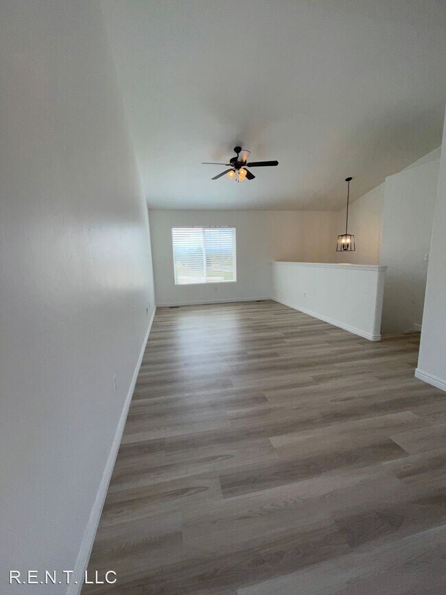 Building Photo - 4 br, 2 bath House - 1728 W. 1100 S.