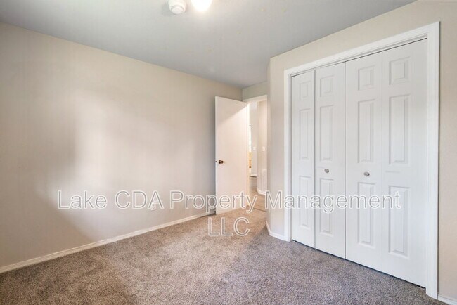 Building Photo - 13079 N Westwood Dr