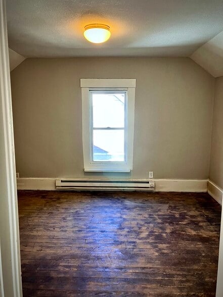 Building Photo - 2505 E 2nd St N