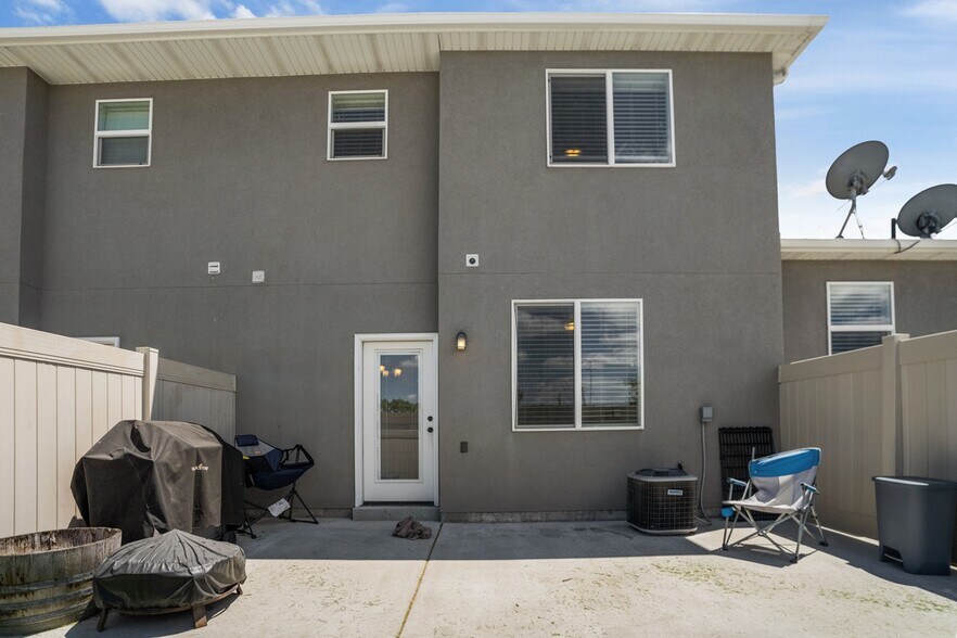 Building Photo - 731 S 70 E