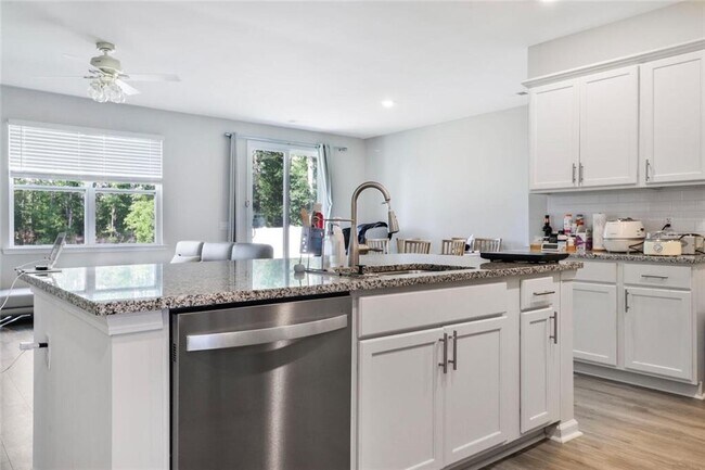 Building Photo - 301 Merganser Dr