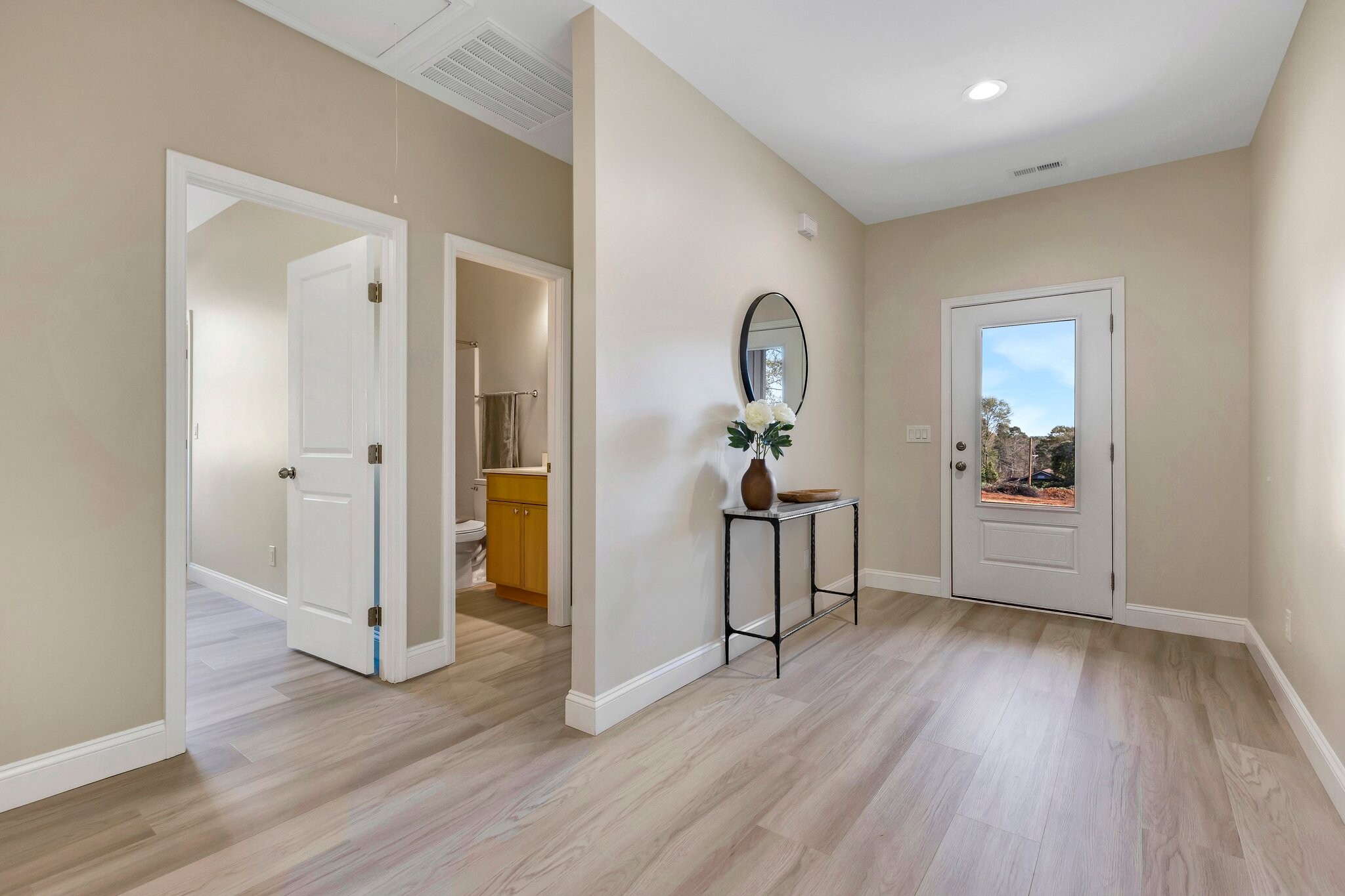 Entrance - 170 Weaver Line