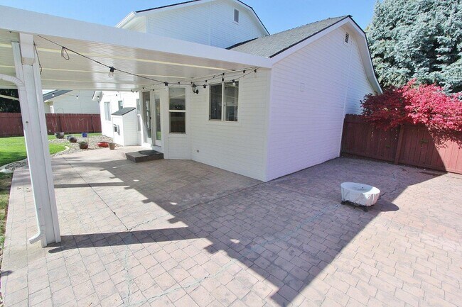 Building Photo - 2722 N Snow Goose Way