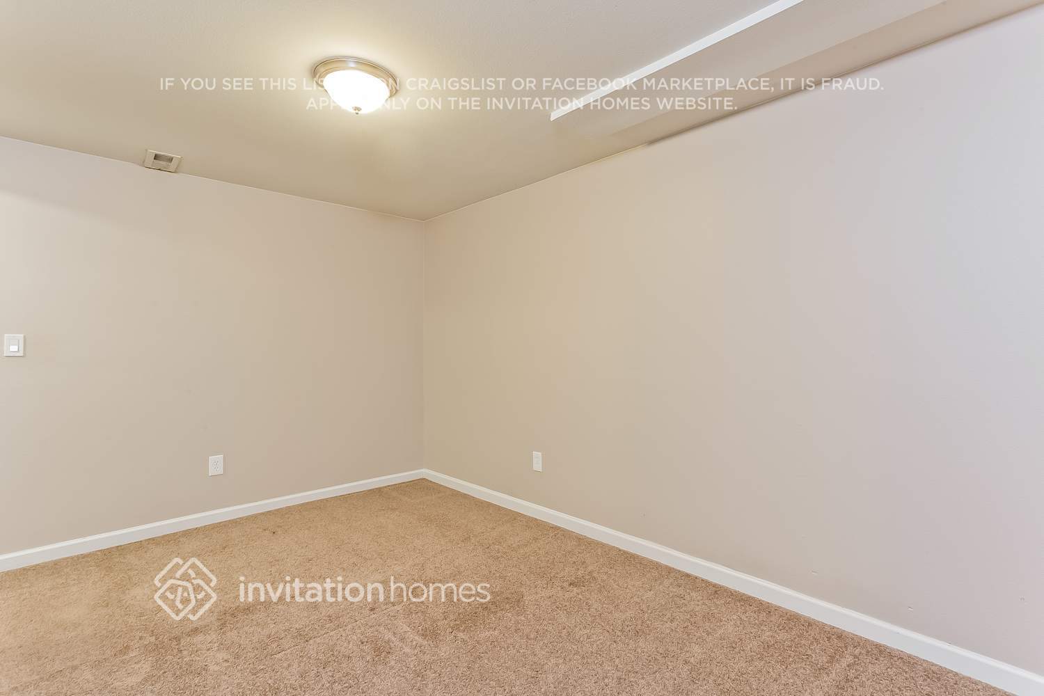 Building Photo - 12043 E Arizona Dr