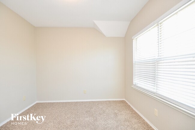 Building Photo - 8817 Tenderfoot Ln