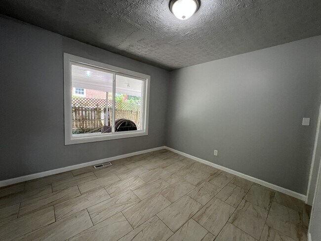 Building Photo - 2157 Nelms Dr SW
