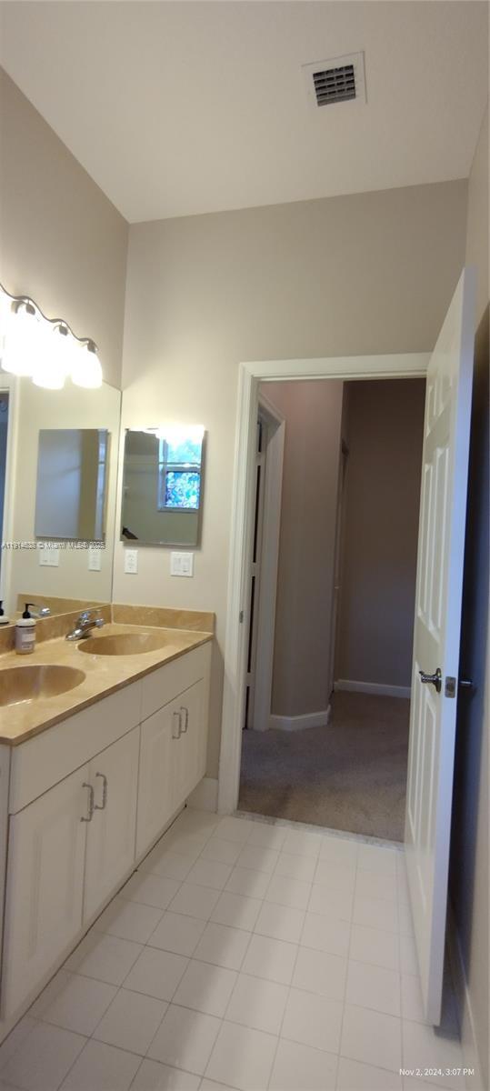 Building Photo - 8092 Driggs Hill