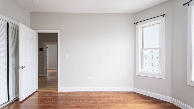 Building Photo - 17 Cawfield St