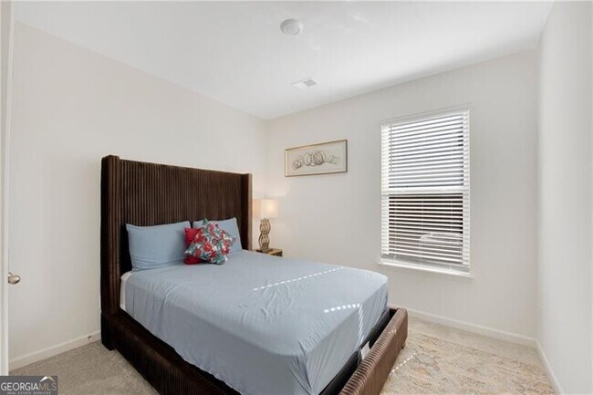 Building Photo - 1127 Trident Maple Chase