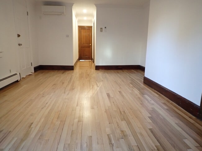 Building Photo - 207 Carlton Ave