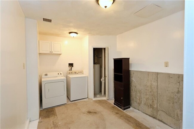 Building Photo - 33 Mc Millen St