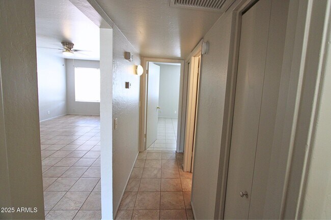 Building Photo - 4704 E Caballero St