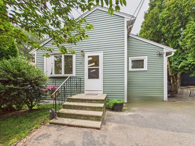 Building Photo - 124 Edgeworth Ave