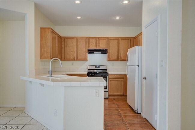 Building Photo - 9890 Ridgehaven Ave