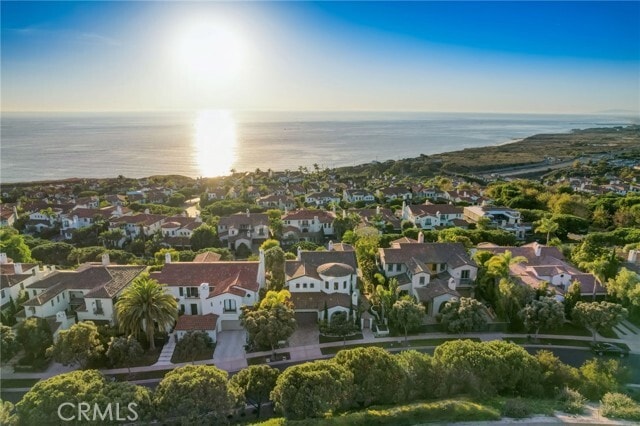 Building Photo - 10 Tasman Sea
