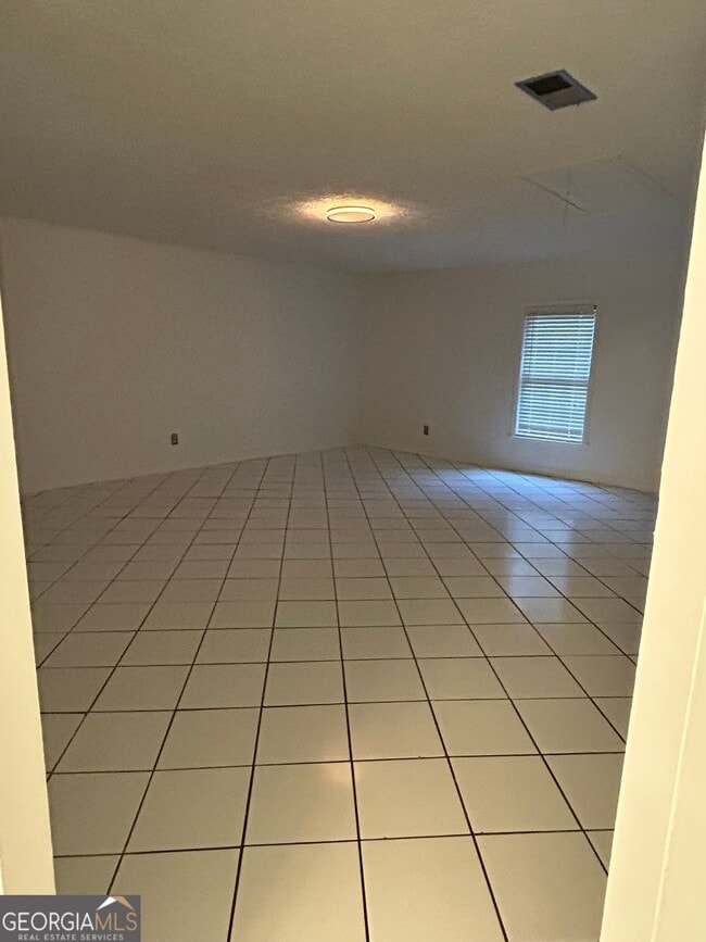 Building Photo - 717 Shore Dr