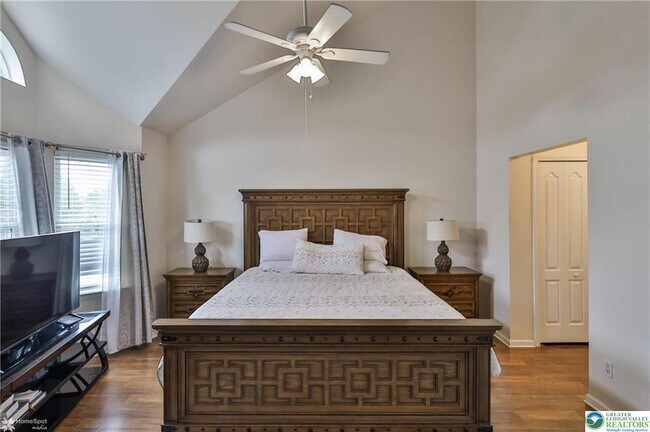 Building Photo - 204 Ridings Cir