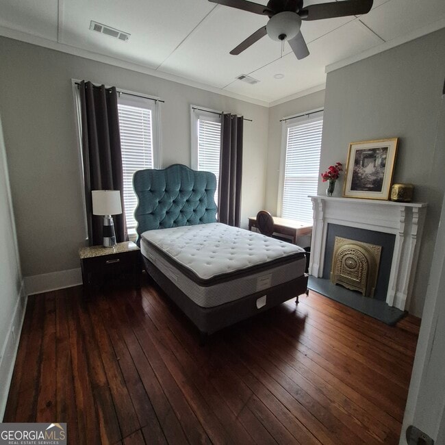 Building Photo - 867 Orange Terrace