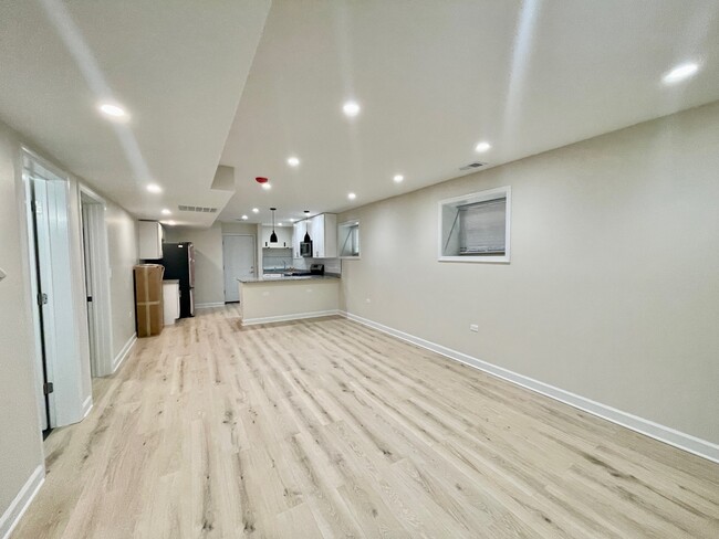 Building Photo - 4845 N Kostner Ave