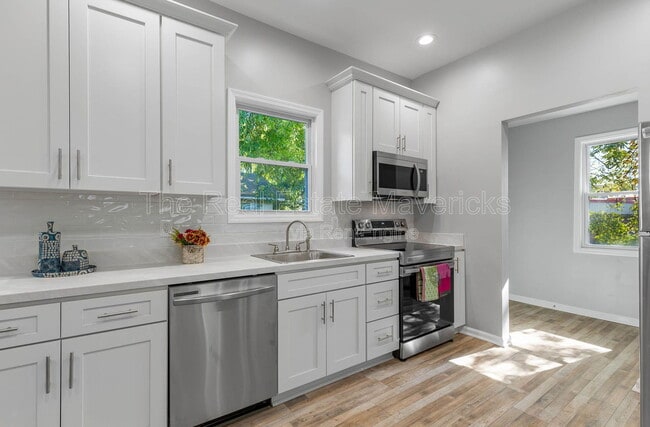 Building Photo - 1810 Jackson St