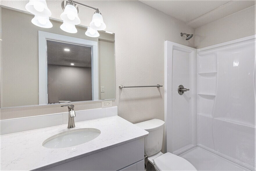Building Photo - 2151 18th Avenue Ct