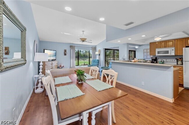 Building Photo - 5890 Trailwinds Dr