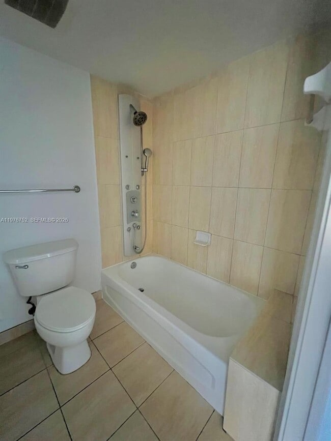 Building Photo - 1750 N Bayshore Dr