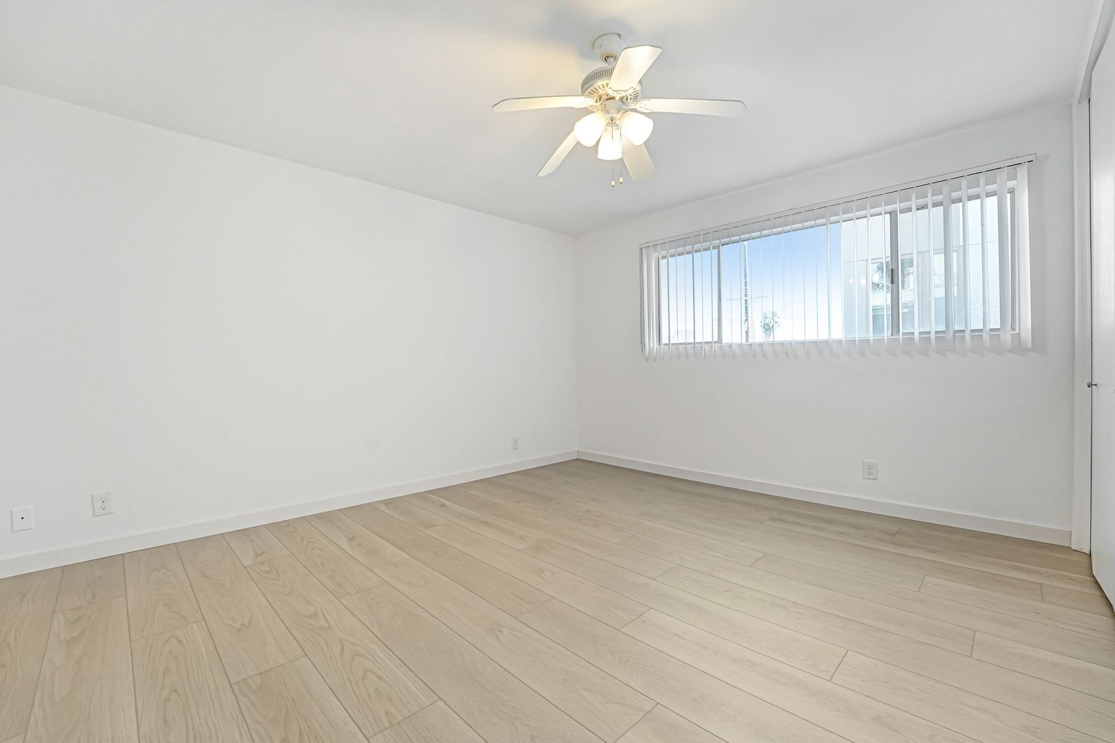 Building Photo - 1723 S Barrington Ave