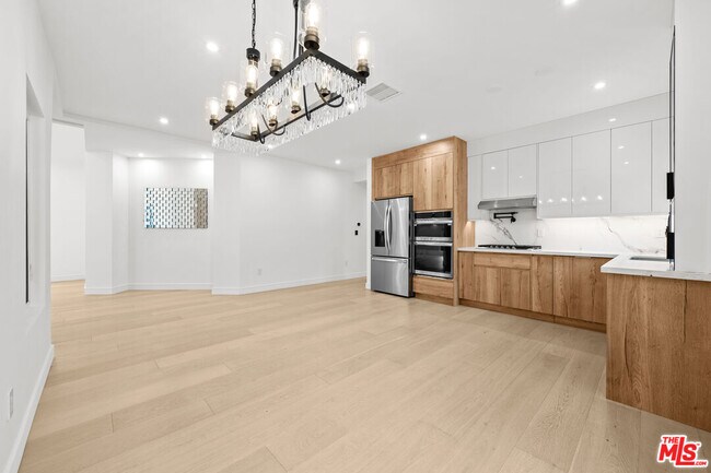 Building Photo - 8909 W 24th St