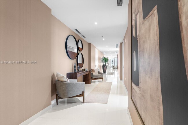 Building Photo - 300 Biscayne Blvd Way