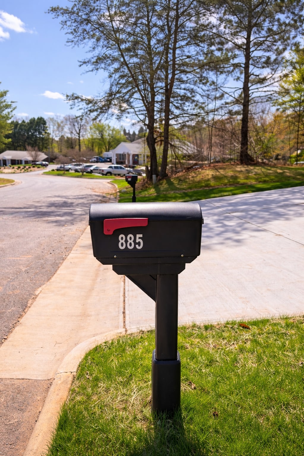 Mailbox - 885 W 25th St