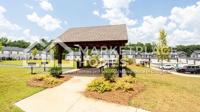 Building Photo - 120 Harpy Dr