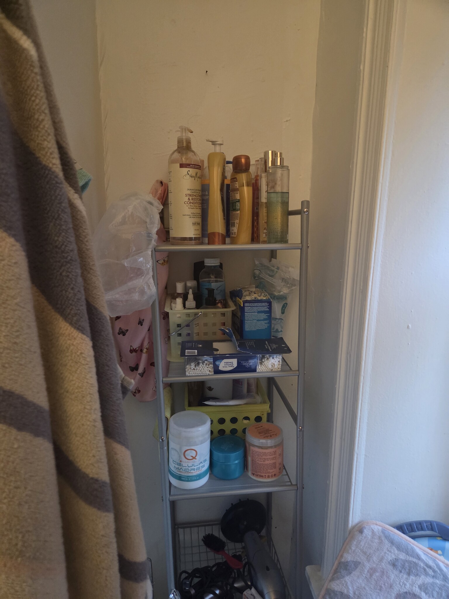 Bathroom - 226 Clymer St