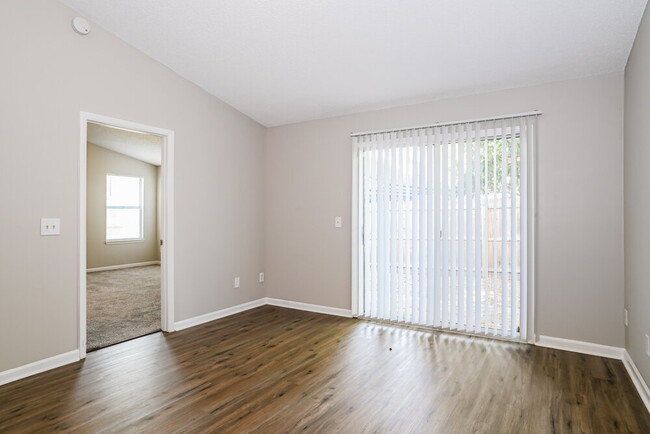 Building Photo - 7811 Aquarius Cir S