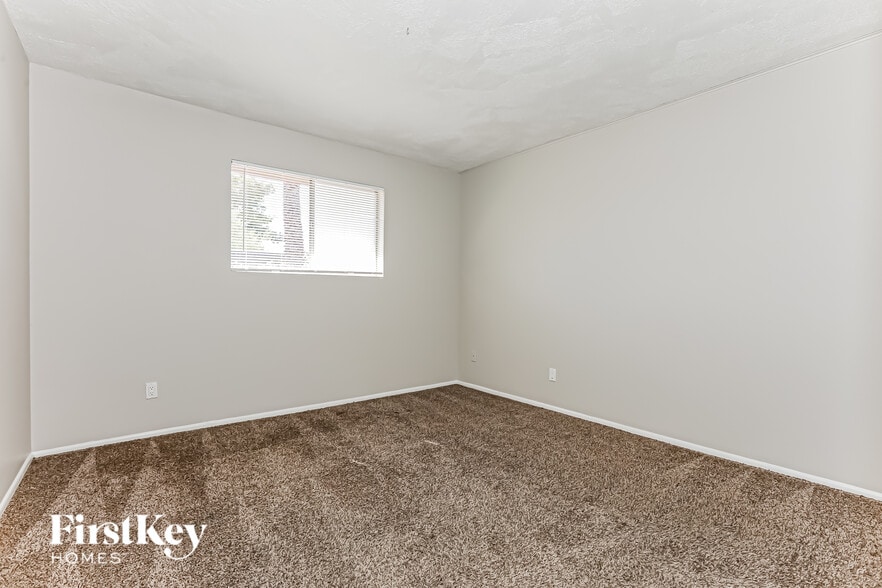 Building Photo - 6 E Cairo Dr