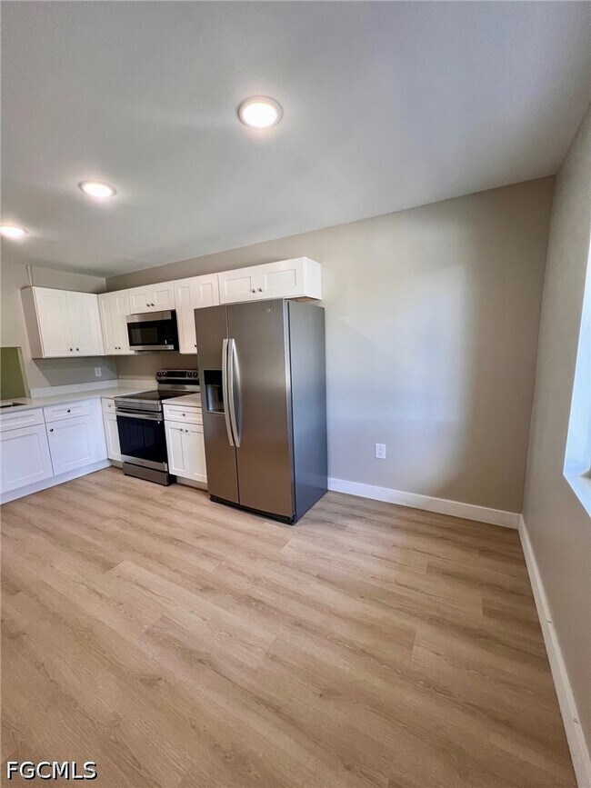 Building Photo - 4102 SE 19th Pl