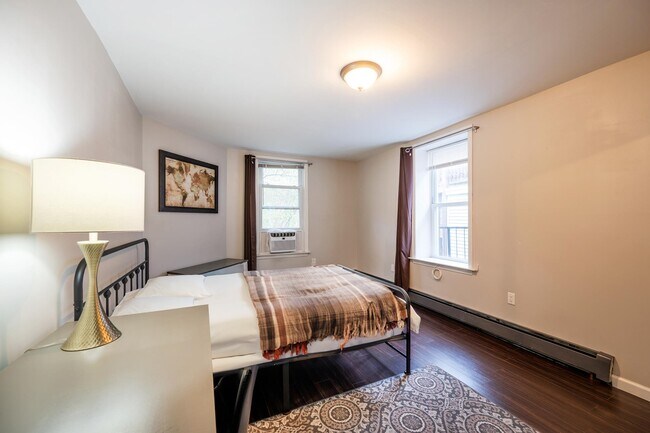 Building Photo - 46 Wayne St