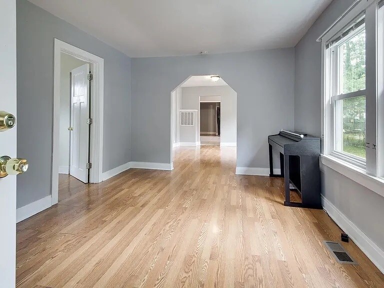 Building Photo - 1745 Brown Ave