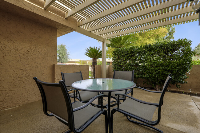 Building Photo - 73895 Saquaro Ct