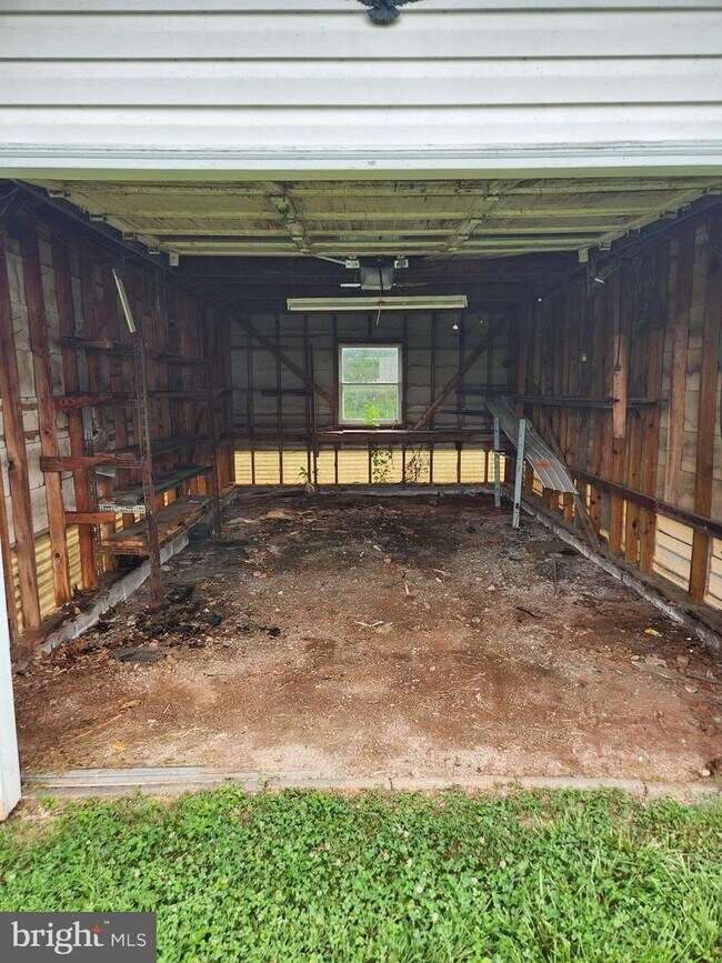 Building Photo - 12426 Legore Rd