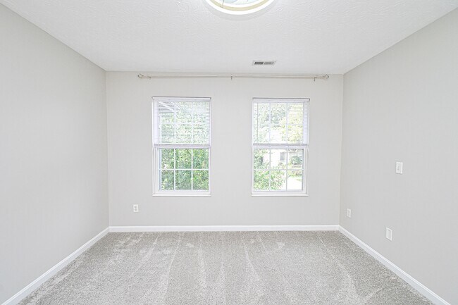 Building Photo - 191 Hillcrest Dr